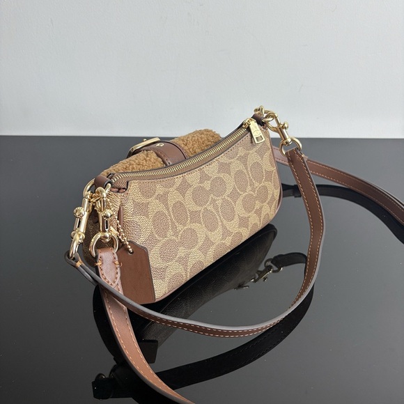 Coach Ashton Series Leather And Fur Patchwork Monogram Shoulder Bag - Picture 5 of 9